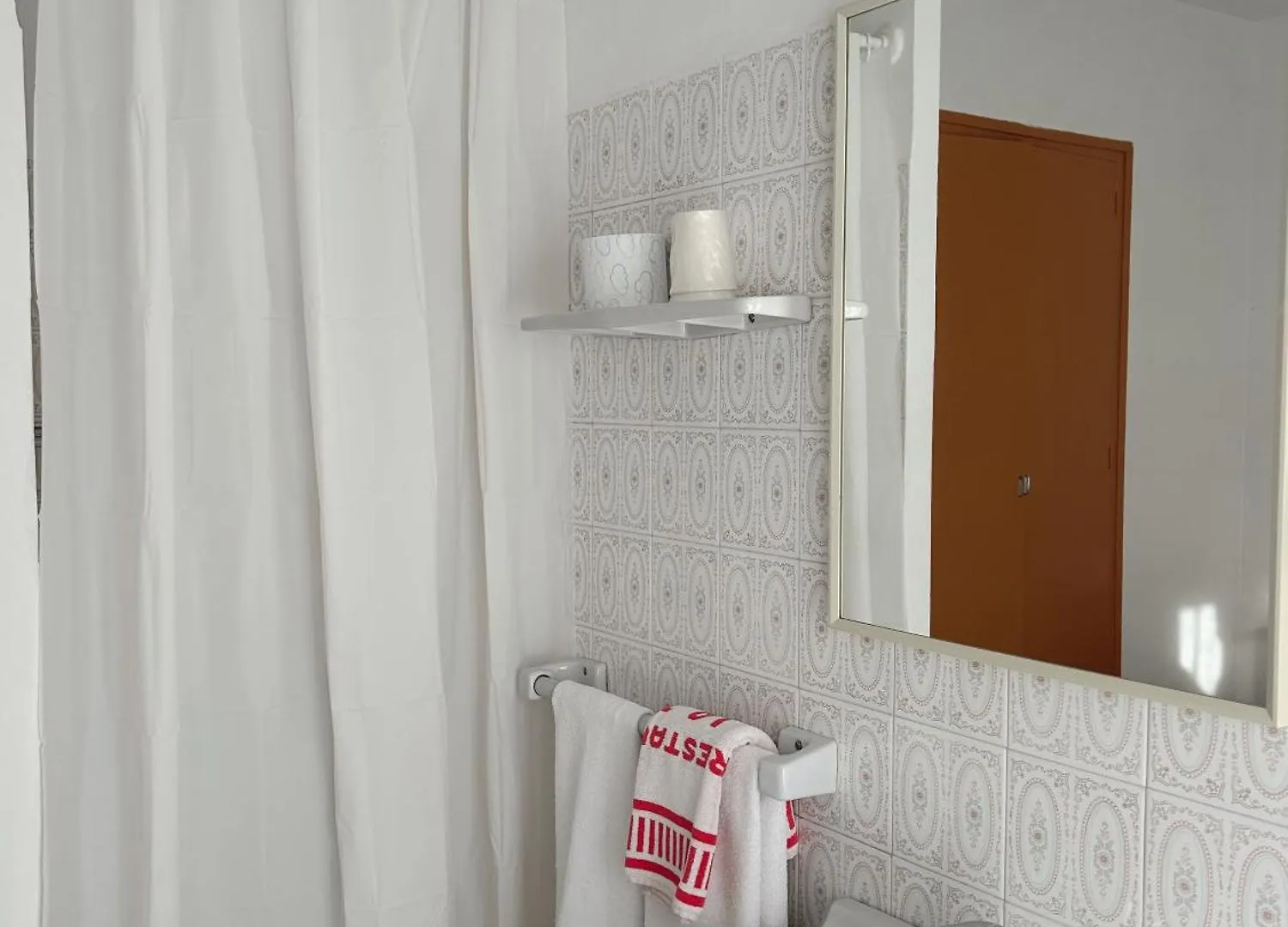 Hotell Hostal La Tina El Port De La Selva